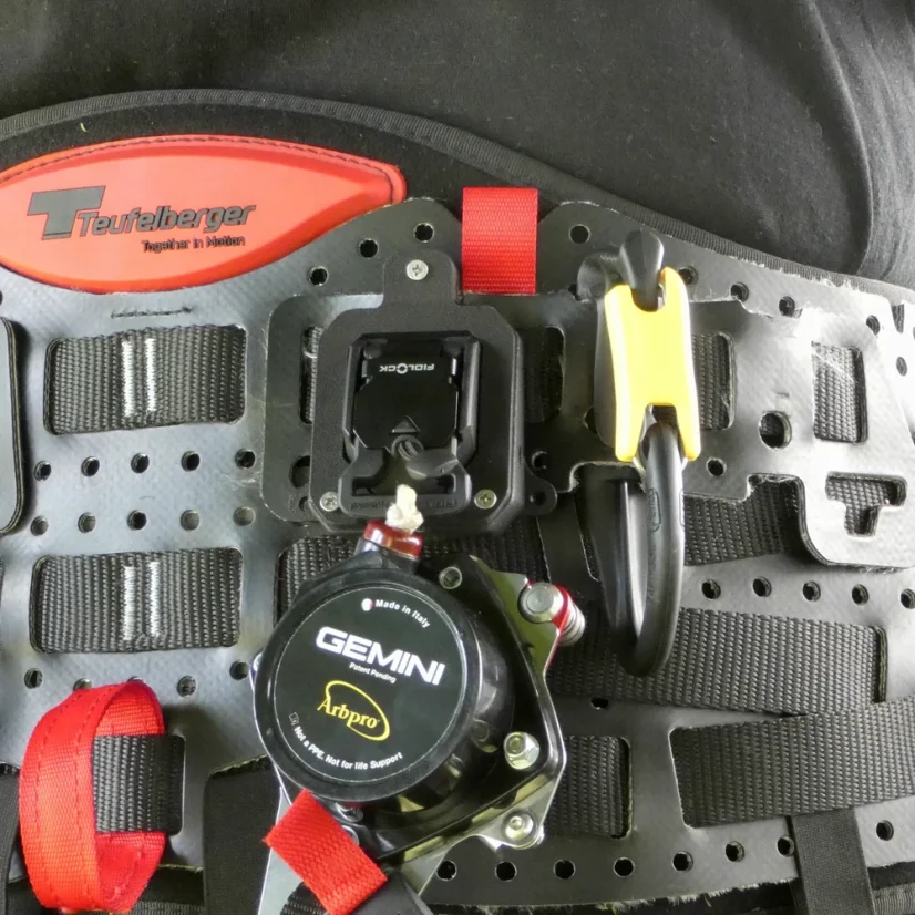 Magnetický držiak na postroj ARBPRO GEMINI MAGNETIC DELUXE HARNESS HOLDER