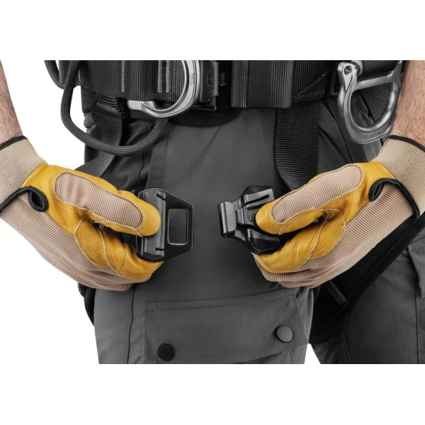 Munkahevederzet PETZL AVAO FAST INT 2025