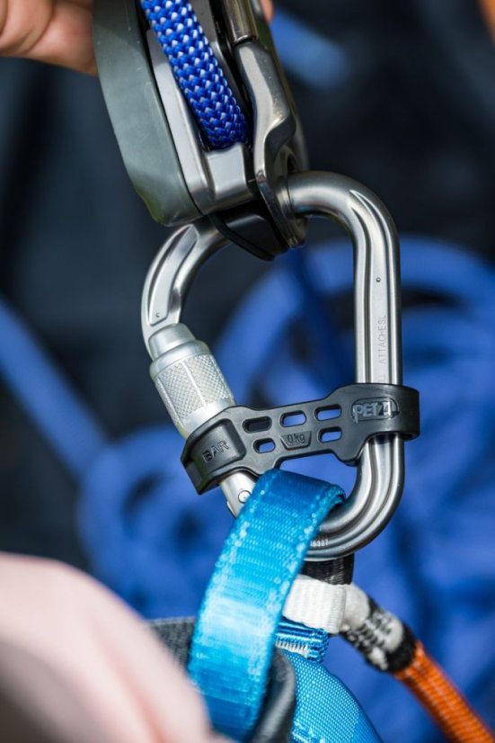 Divider for PETZL BAR ATTACHE SL carabiner